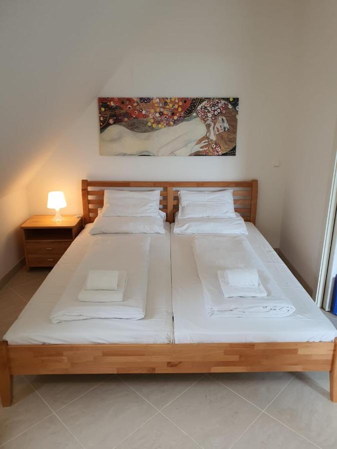 Vista Del Lago Fuer 8 Personen Und Parktplatz Apartment ออสซิอัค ภายนอก รูปภาพ